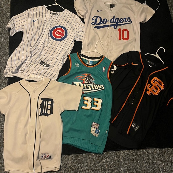 Selling all medium sized jerseys! - Picture 1 of 1